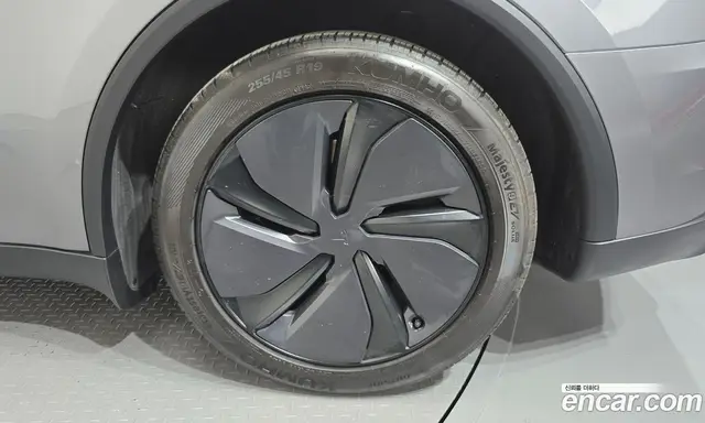 Tesla Model Y 2025 0.2 автомат (гидро), миниатюра 7 Tesla Model Y 2025 0.2 автомат (гидро), миниатюра 7