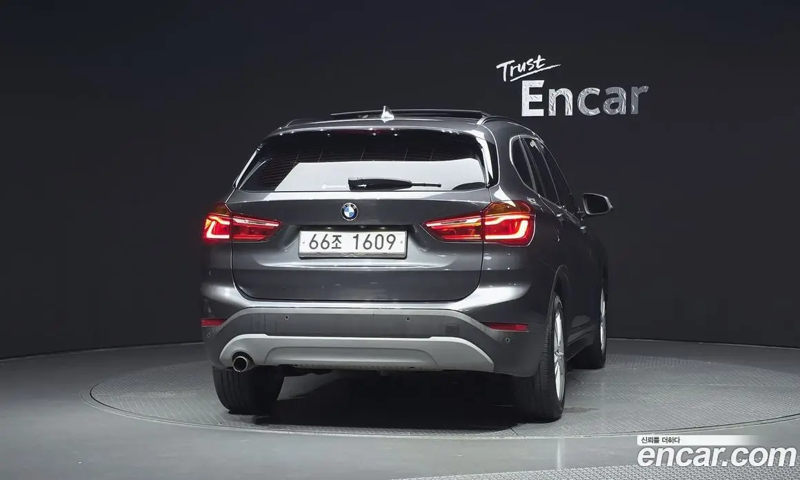BMW X1 2017 2.0 автомат (гидро), фото 4 BMW X1 2017 2.0 автомат (гидро), фото 4