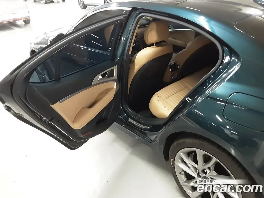 Genesis G70 2023 2.5 автомат (гидро), фото 7