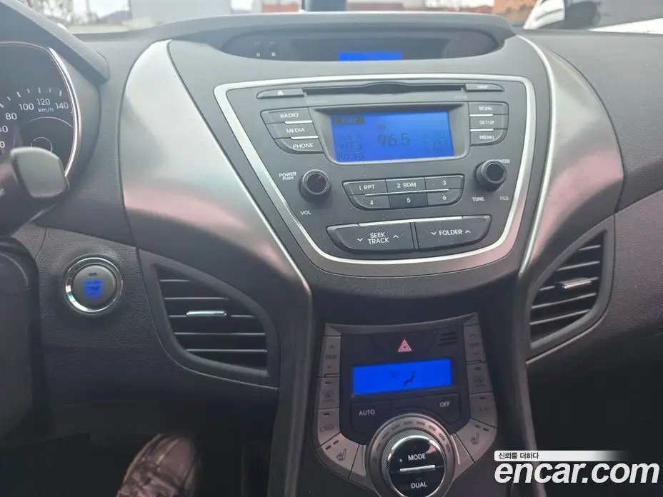 Hyundai Avante 2013 1.6 автомат (гидро), фото 14