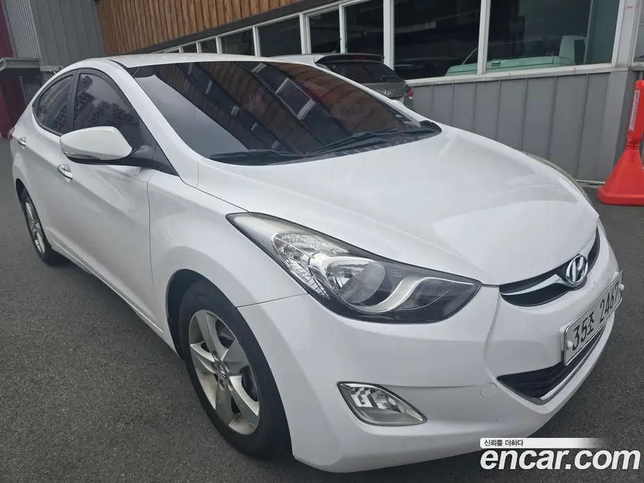 Hyundai Avante 2013 1.6 автомат (гидро), фото 16