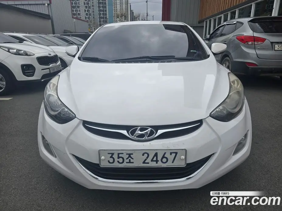 Hyundai Avante 2013 1.6 автомат (гидро), фото 3