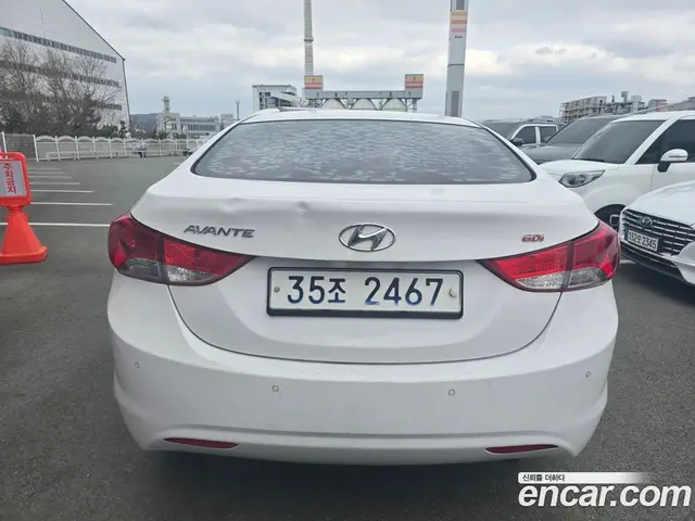 Hyundai Avante 2013 1.6 автомат (гидро), миниатюра 4