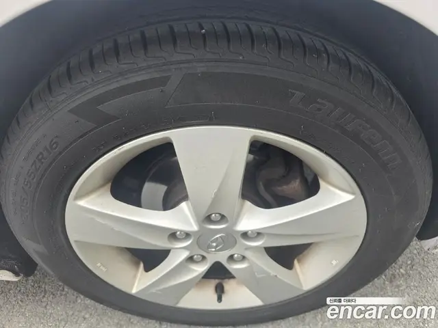 Hyundai Avante 2013 1.6 автомат (гидро), миниатюра 5