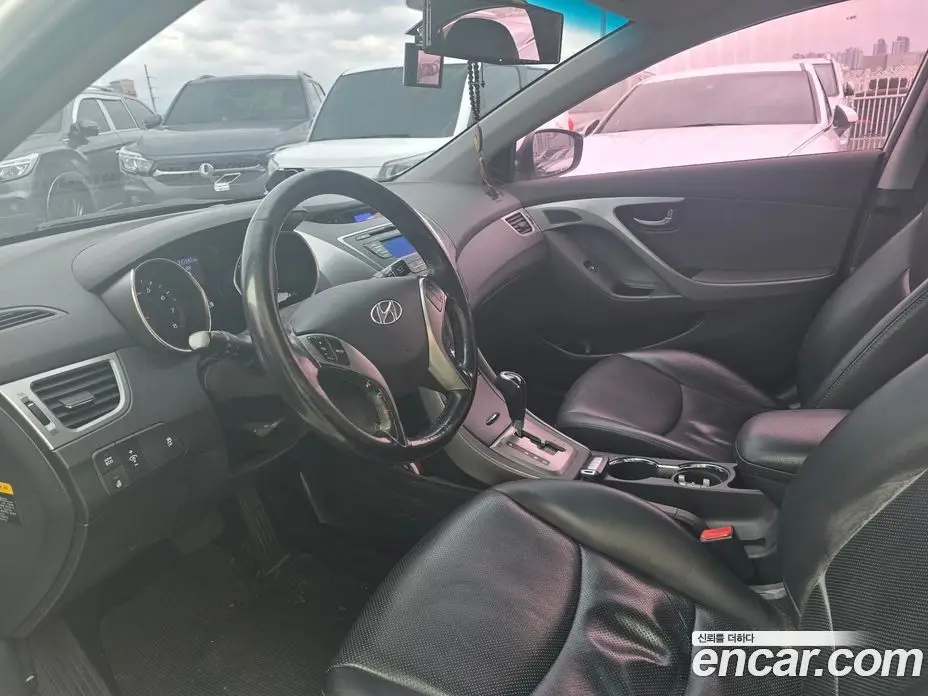 Hyundai Avante 2013 1.6 автомат (гидро), фото 10