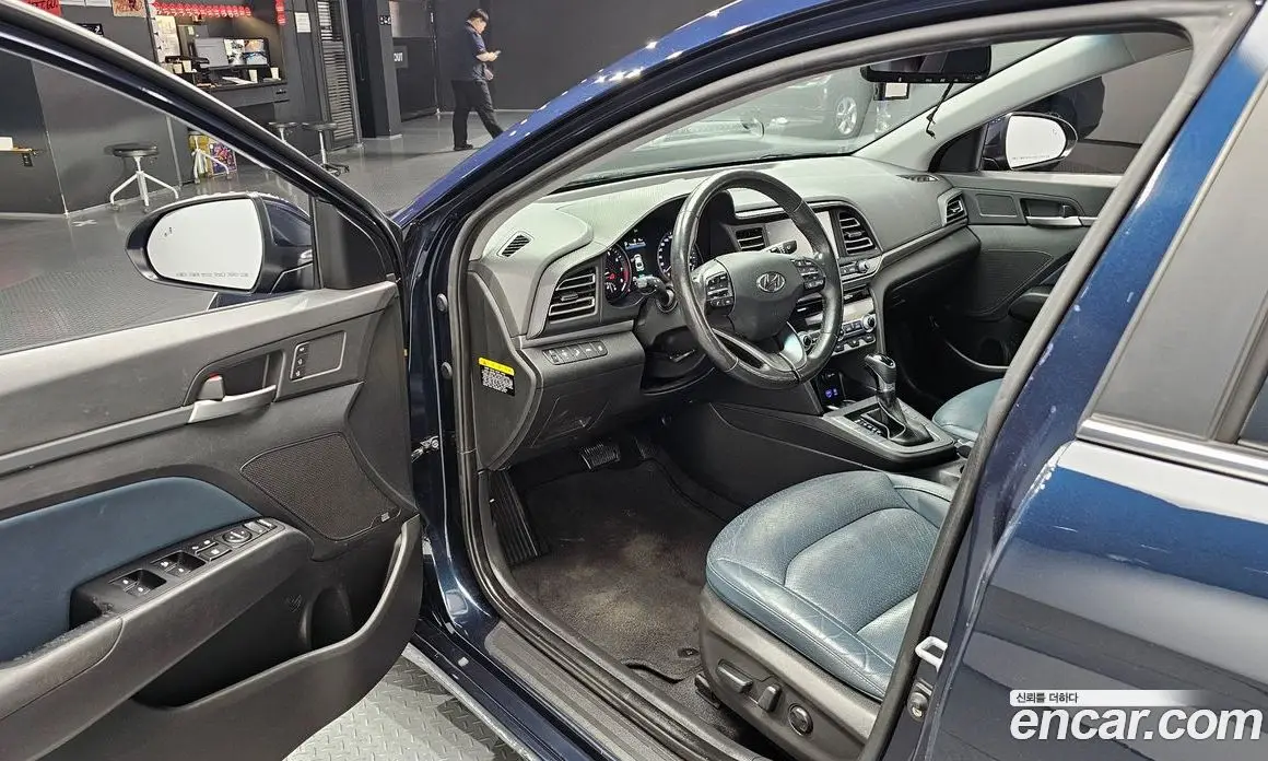 Hyundai Avante 2018 1.6 автомат (гидро), фото 13