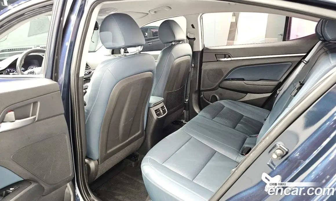 Hyundai Avante 2018 1.6 автомат (гидро), фото 16