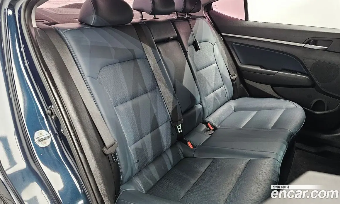 Hyundai Avante 2018 1.6 автомат (гидро), фото 18