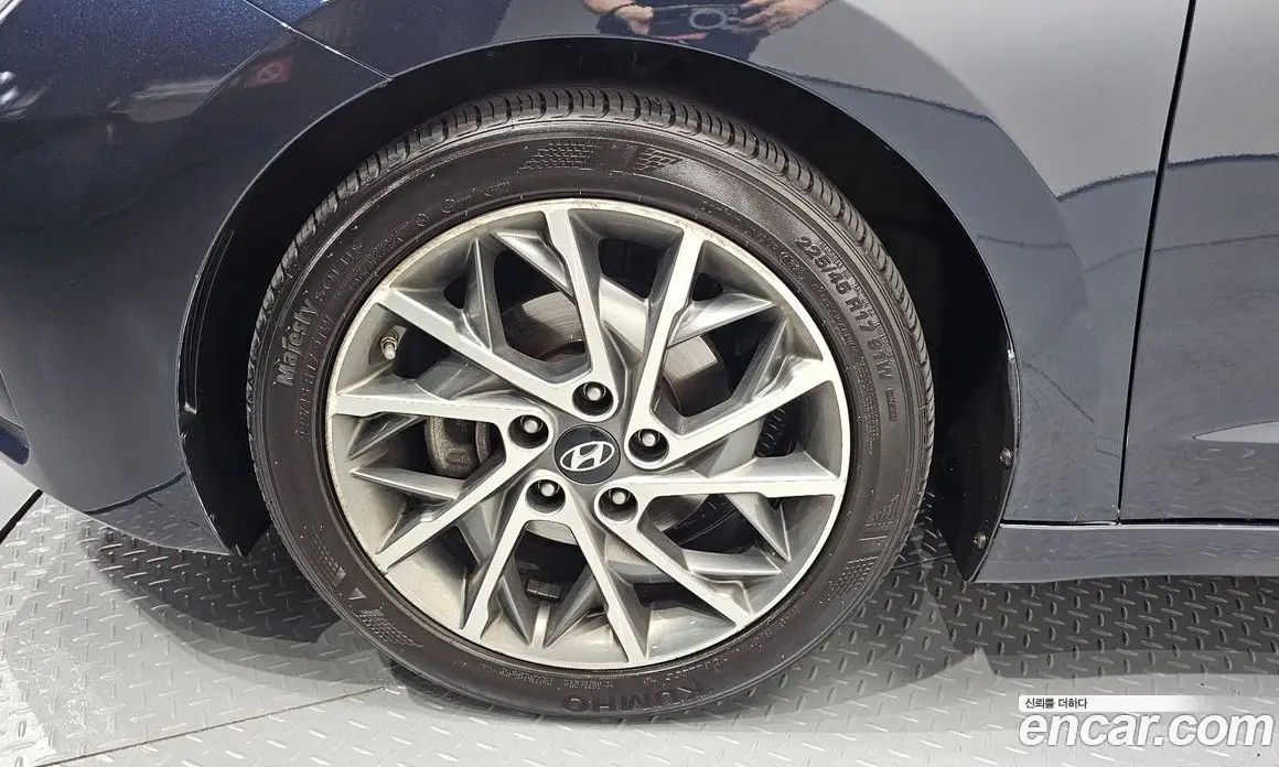 Hyundai Avante 2018 1.6 автомат (гидро), фото 5