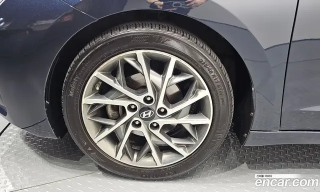 Hyundai Avante 2018 1.6 автомат (гидро), миниатюра 5