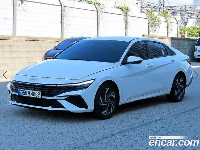Hyundai Avante 2023 1.6 автомат (гидро), миниатюра 2