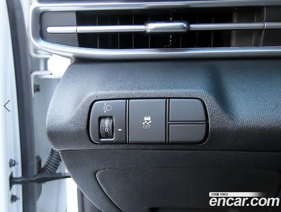 Hyundai Avante 2023 1.6 автомат (гидро), фото 12