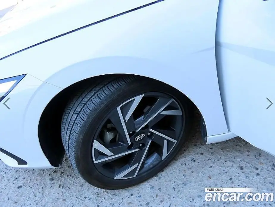 Hyundai Avante 2023 1.6 автомат (гидро), фото 19