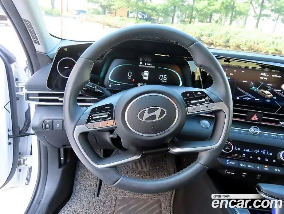 Hyundai Avante 2023 1.6 автомат (гидро), фото 8