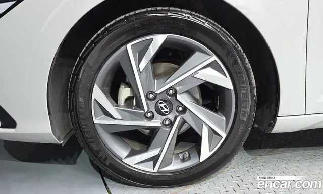 Hyundai Avante 2023 1.6 автомат (гидро), миниатюра 5 Hyundai Avante 2023 1.6 автомат (гидро), миниатюра 5