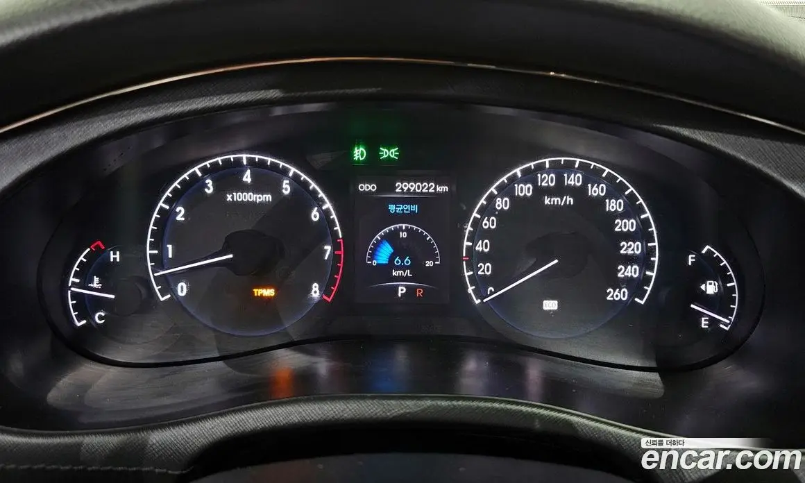 Hyundai Genesis 2011 5.0 автомат (гидро), фото 8