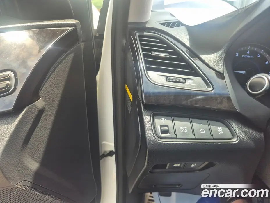 Hyundai Grandeur 2012 3.0 автомат (гидро), фото 13