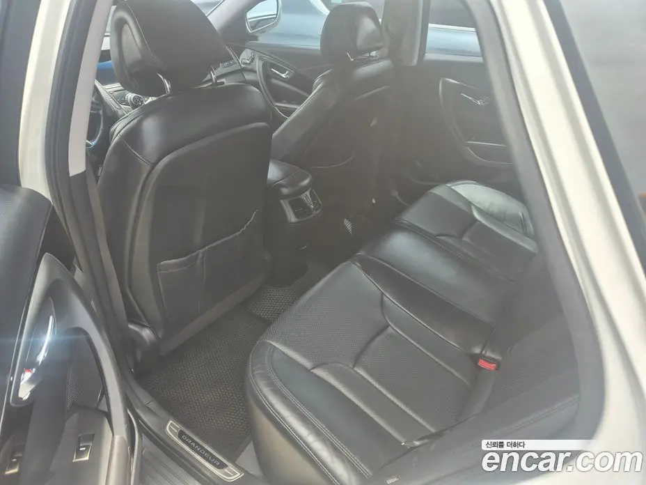 Hyundai Grandeur 2012 3.0 автомат (гидро), фото 15