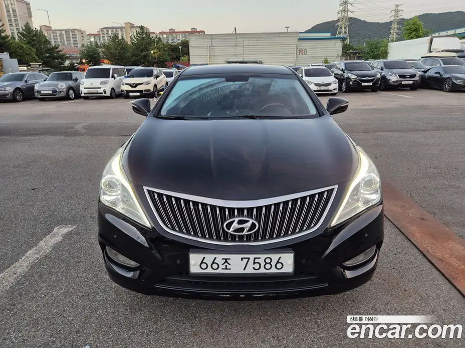 Hyundai Grandeur 2013 2.4 автомат (гидро), фото 2 Hyundai Grandeur 2013 2.4 автомат (гидро), фото 2