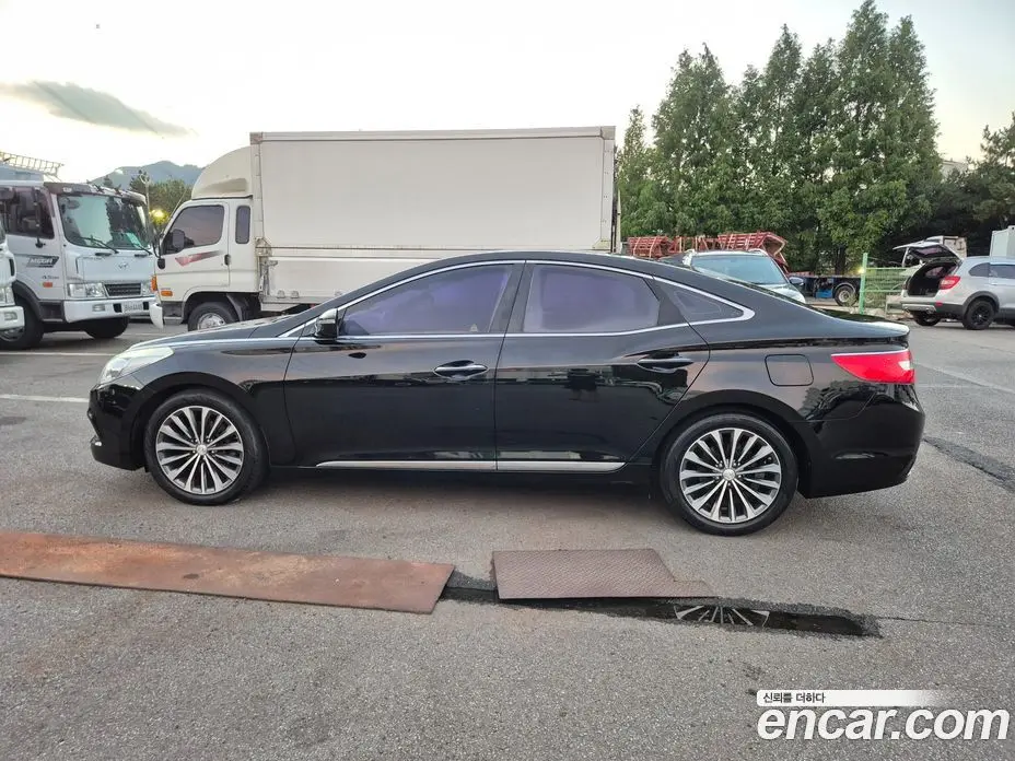 Hyundai Grandeur 2013 2.4 автомат (гидро), фото 5 Hyundai Grandeur 2013 2.4 автомат (гидро), фото 5