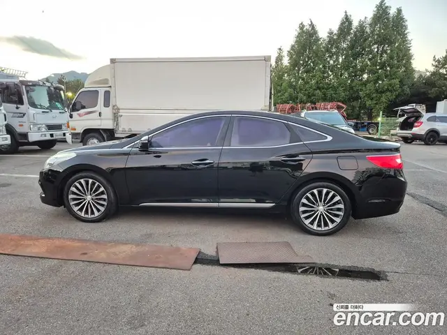 Hyundai Grandeur 2013 2.4 автомат (гидро), миниатюра 5 Hyundai Grandeur 2013 2.4 автомат (гидро), миниатюра 5