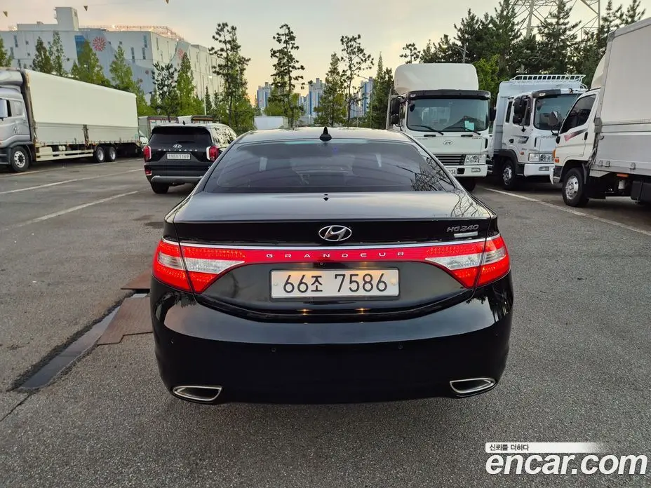 Hyundai Grandeur 2013 2.4 автомат (гидро), фото 7 Hyundai Grandeur 2013 2.4 автомат (гидро), фото 7