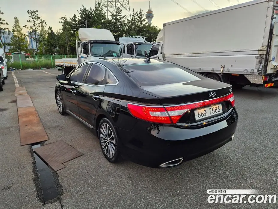 Hyundai Grandeur 2013 2.4 автомат (гидро), фото 8 Hyundai Grandeur 2013 2.4 автомат (гидро), фото 8