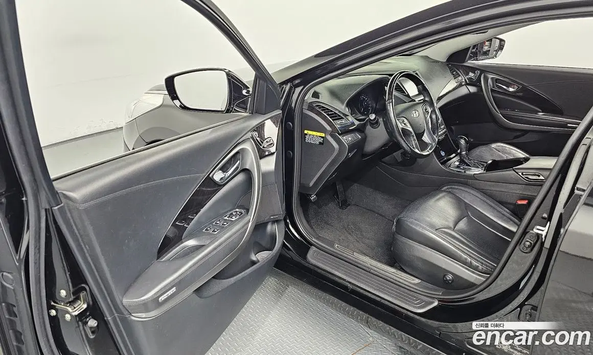 Hyundai Grandeur 2014 3.0 автомат (гидро), фото 10