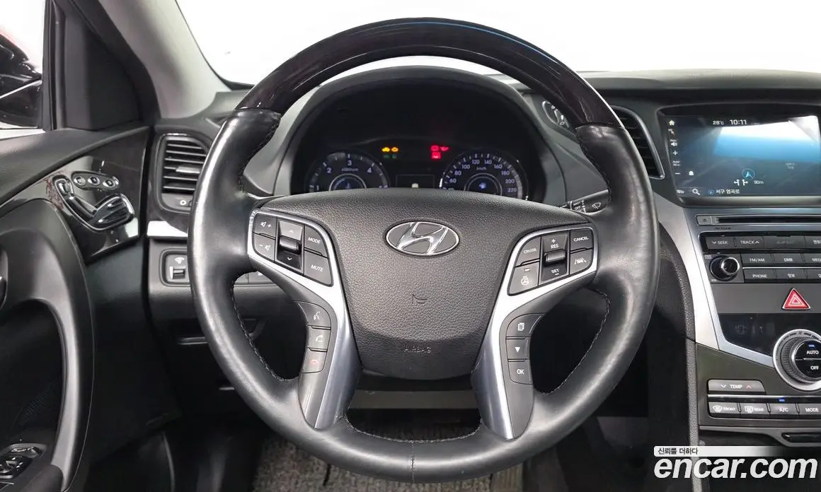 Hyundai Grandeur 2015 2.2 автомат (гидро), фото 13 Hyundai Grandeur 2015 2.2 автомат (гидро), фото 13
