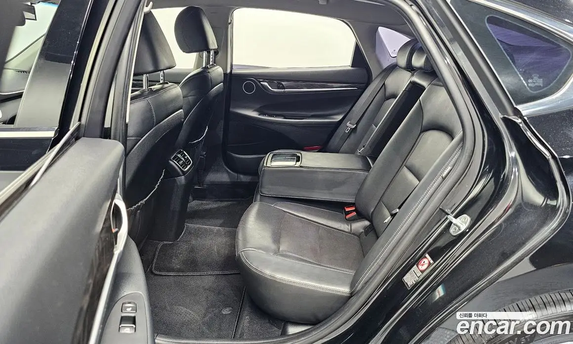 Hyundai Grandeur 2017 2.4 автомат (гидро), фото 17