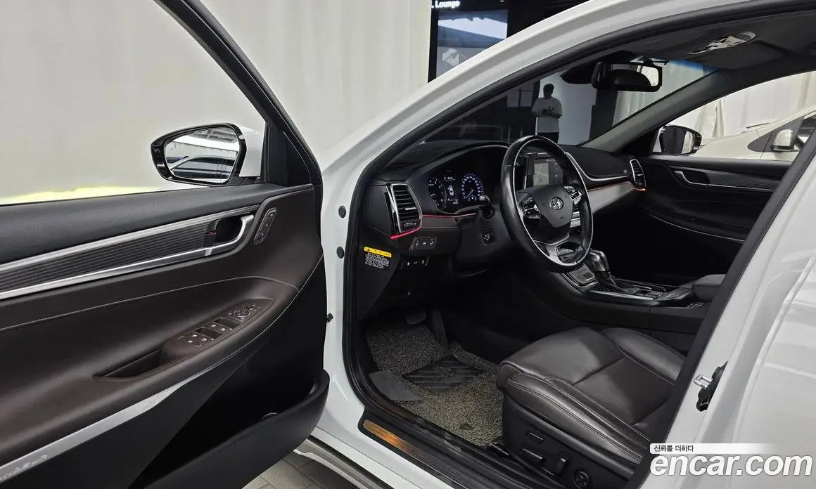 Hyundai Grandeur 2019 2.4 автомат (гидро), фото 10
