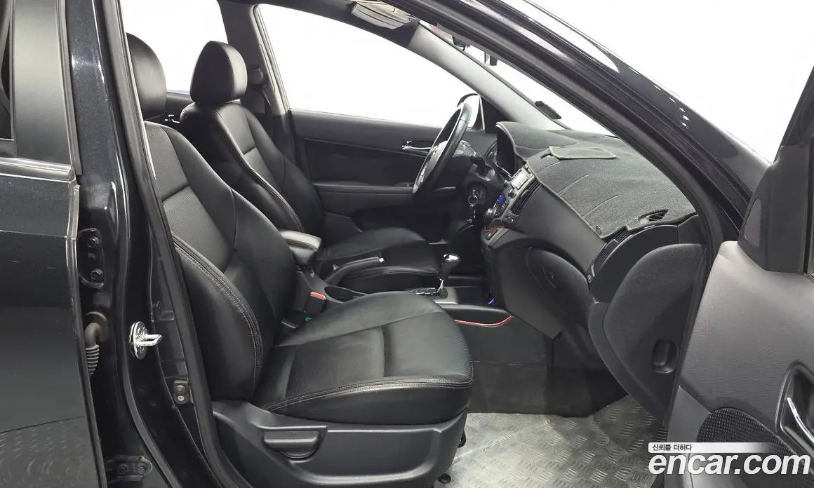 Hyundai i30 2008 1.6 автомат (гидро), фото 10 Hyundai i30 2008 1.6 автомат (гидро), фото 10