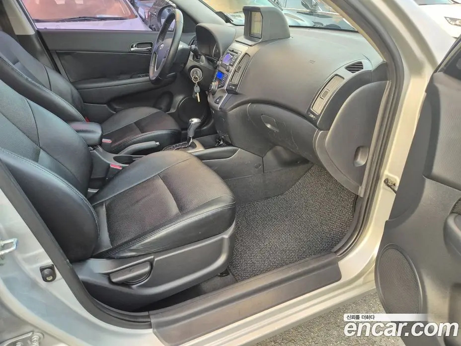 Hyundai i30 2009 1.6 автомат (гидро), фото 13