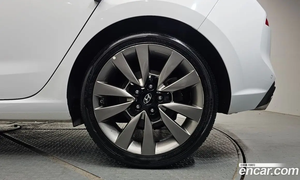 Hyundai i30 2017 1.6 автомат (гидро), фото 7