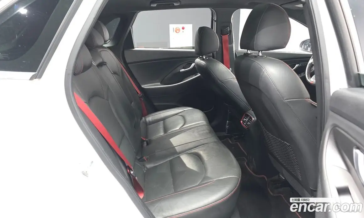 Hyundai i30 2017 1.6 автомат (гидро), фото 12