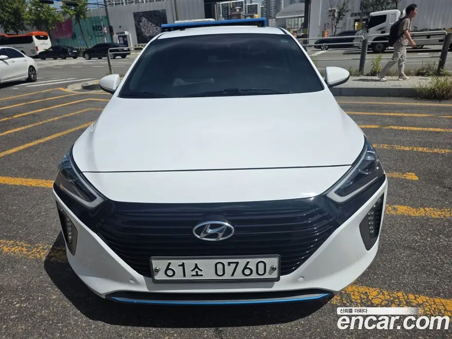 Hyundai Ioniq 2016 1.6 автомат (гидро), фото 1 Hyundai Ioniq 2016 1.6 автомат (гидро), фото 1