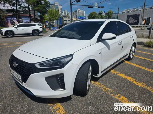 Hyundai Ioniq 2016 1.6 автомат (гидро), миниатюра 2 Hyundai Ioniq 2016 1.6 автомат (гидро), миниатюра 2