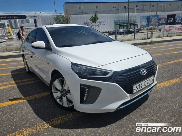 Hyundai Ioniq 2016 1.6 автомат (гидро), миниатюра 3 Hyundai Ioniq 2016 1.6 автомат (гидро), миниатюра 3