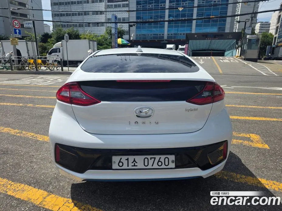 Hyundai Ioniq 2016 1.6 автомат (гидро), фото 6 Hyundai Ioniq 2016 1.6 автомат (гидро), фото 6