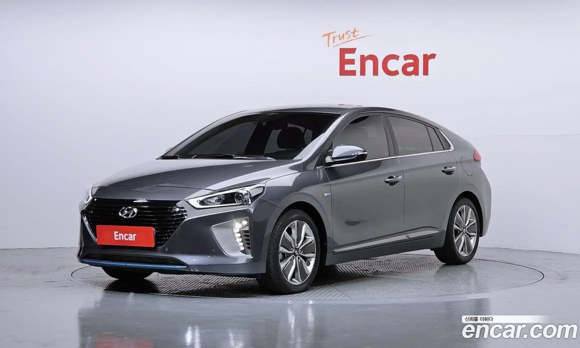 Hyundai Ioniq 2016 1.6 автомат (гидро), фото 1 Hyundai Ioniq 2016 1.6 автомат (гидро), фото 1