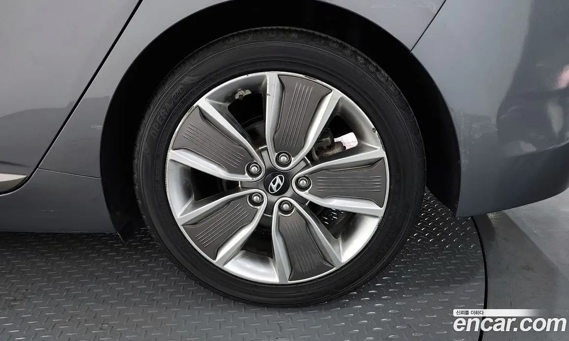 Hyundai Ioniq 2016 1.6 автомат (гидро), фото 5 Hyundai Ioniq 2016 1.6 автомат (гидро), фото 5