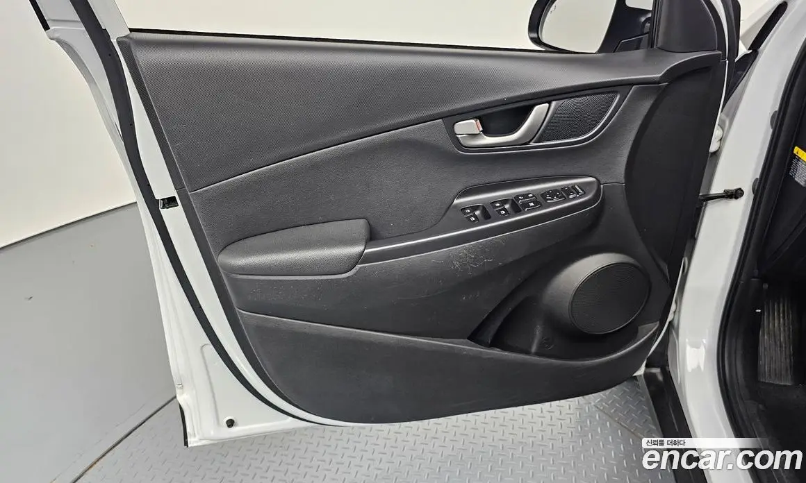 Hyundai Kona 2017 1.6 автомат (гидро), фото 14