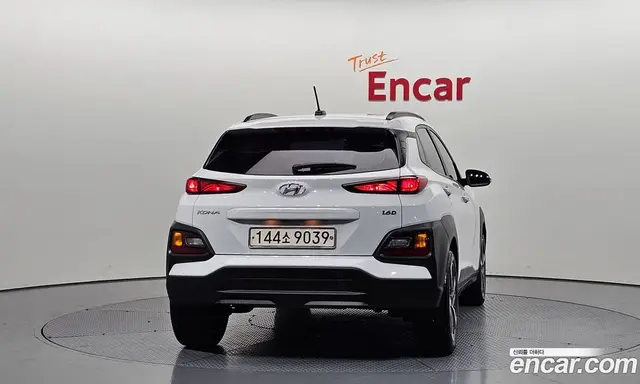 Hyundai Kona 2017 1.6 автомат (гидро), миниатюра 4