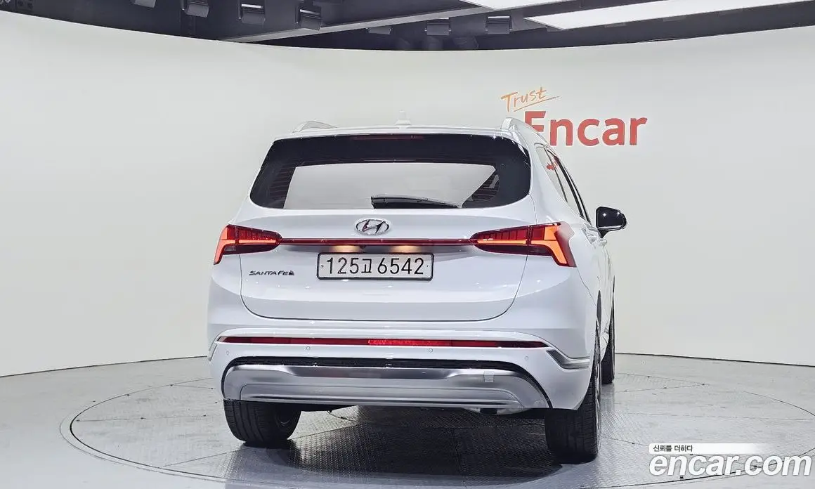 Hyundai Santa Fe 2021 2.2 автомат (гидро), фото 4 Hyundai Santa Fe 2021 2.2 автомат (гидро), фото 4