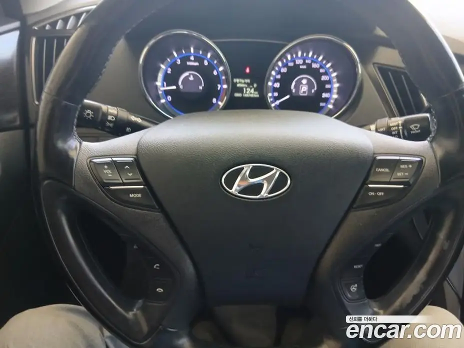 Hyundai Sonata 2013 2.0 автомат (гидро), фото 14
