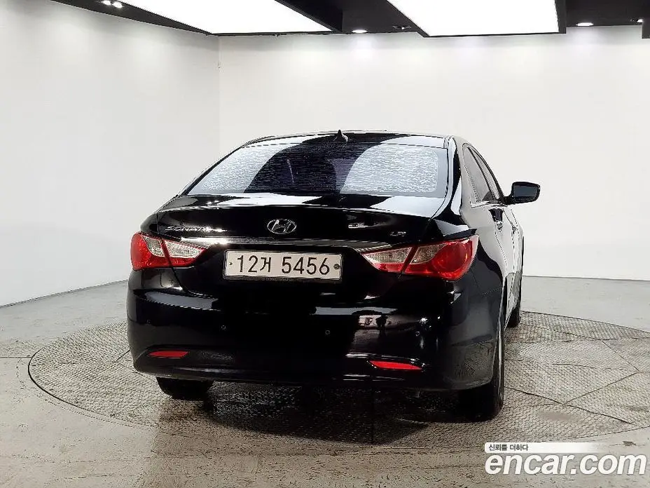 Hyundai Sonata 2013 2.0 автомат (гидро), фото 3