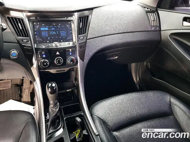 Hyundai Sonata 2013 2.0 автомат (гидро), миниатюра 10