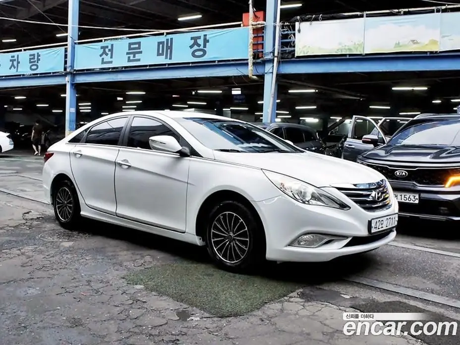 Hyundai Sonata 2013 2.0 автомат (гидро), фото 2 Hyundai Sonata 2013 2.0 автомат (гидро), фото 2