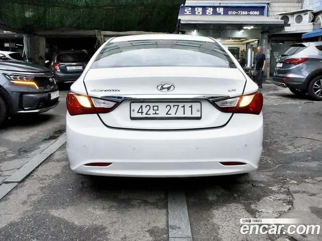 Hyundai Sonata 2013 2.0 автомат (гидро), миниатюра 3 Hyundai Sonata 2013 2.0 автомат (гидро), миниатюра 3