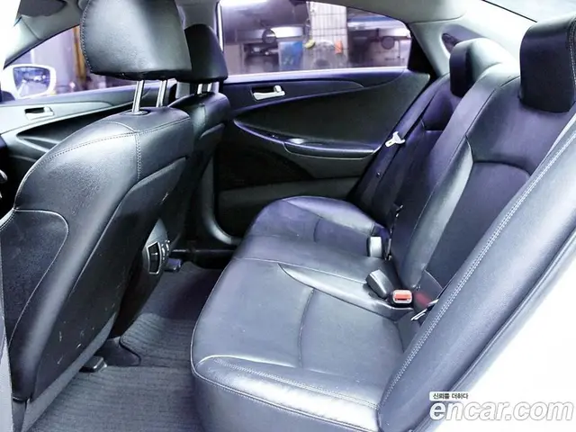 Hyundai Sonata 2013 2.0 автомат (гидро), миниатюра 6 Hyundai Sonata 2013 2.0 автомат (гидро), миниатюра 6